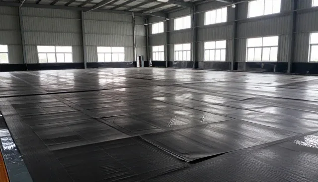 屋顶防水材料选型：两种常见做法的对比与取舍